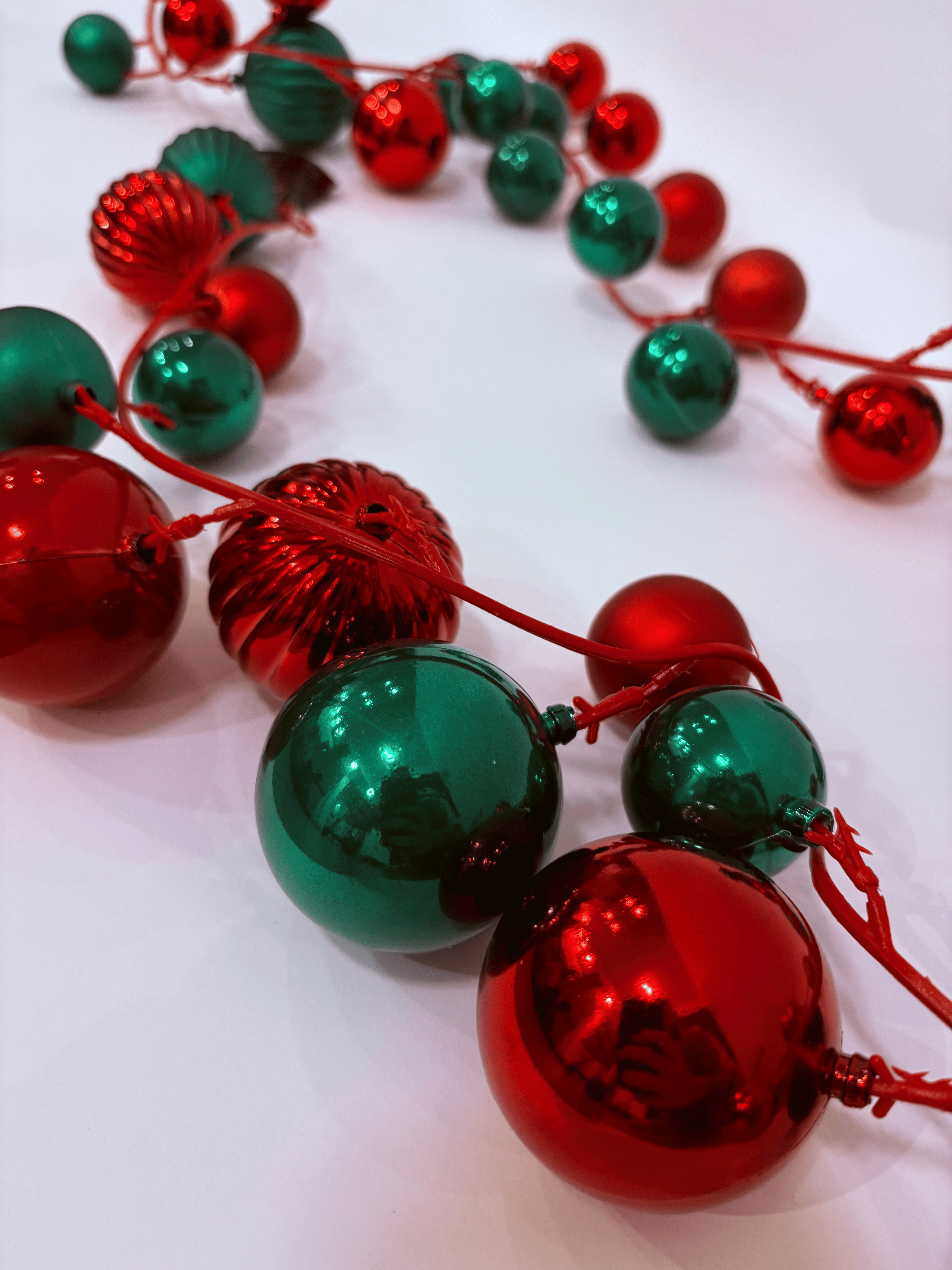 Ghirlanda a filo con palline