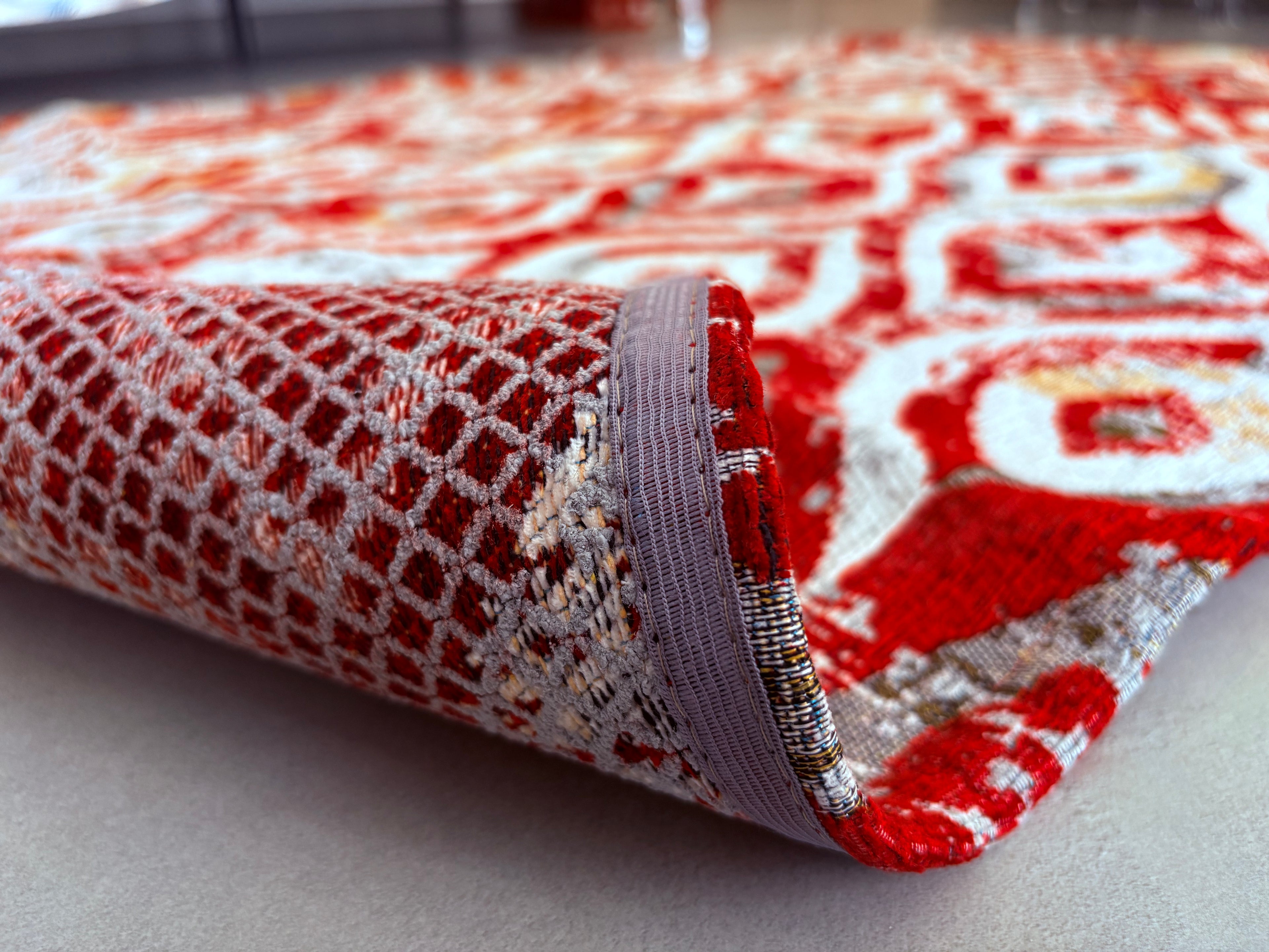 Tappeto geometrico red